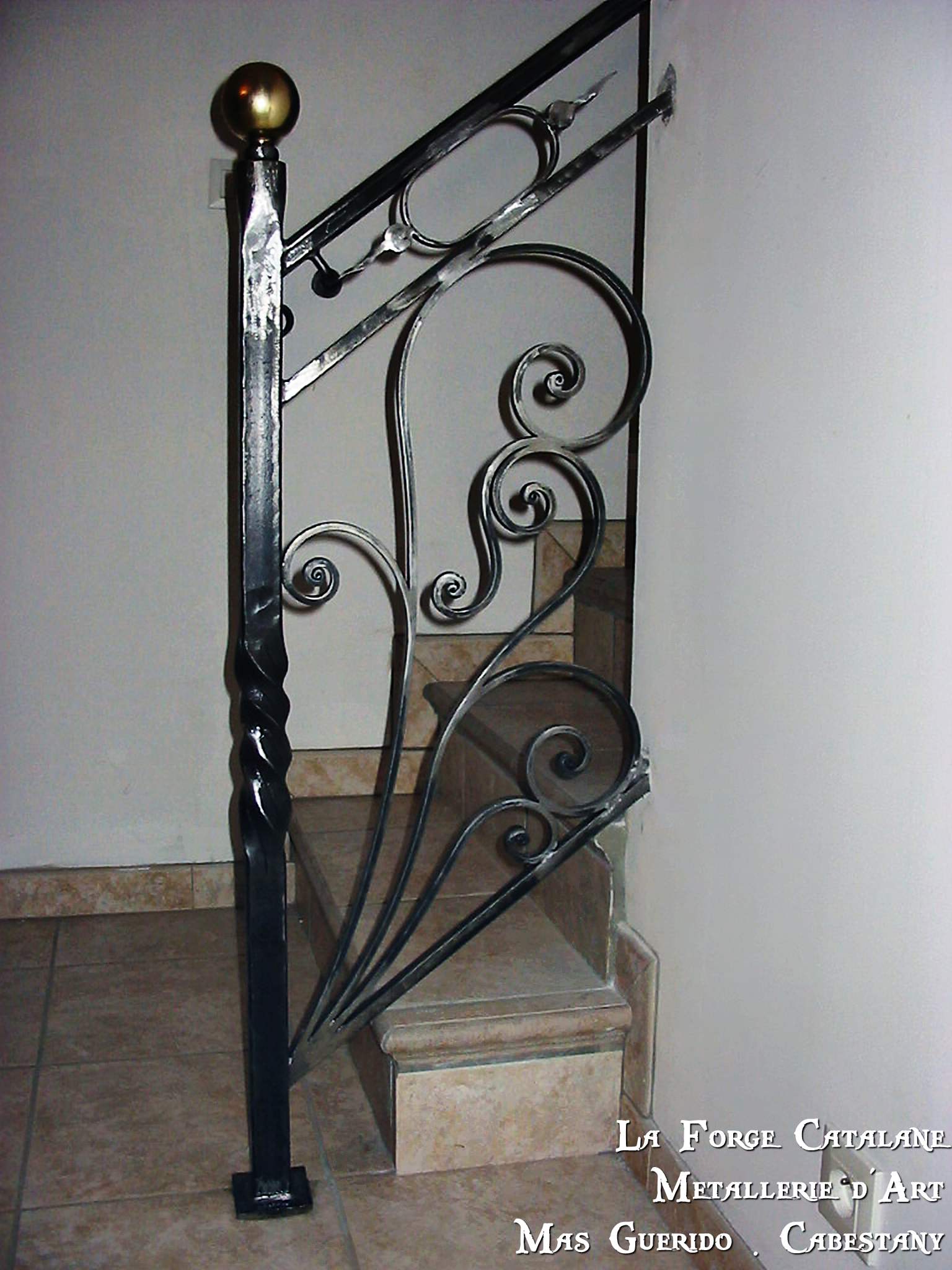 detail rampant boule torsade volutes ouvrage forge catalane.jpg